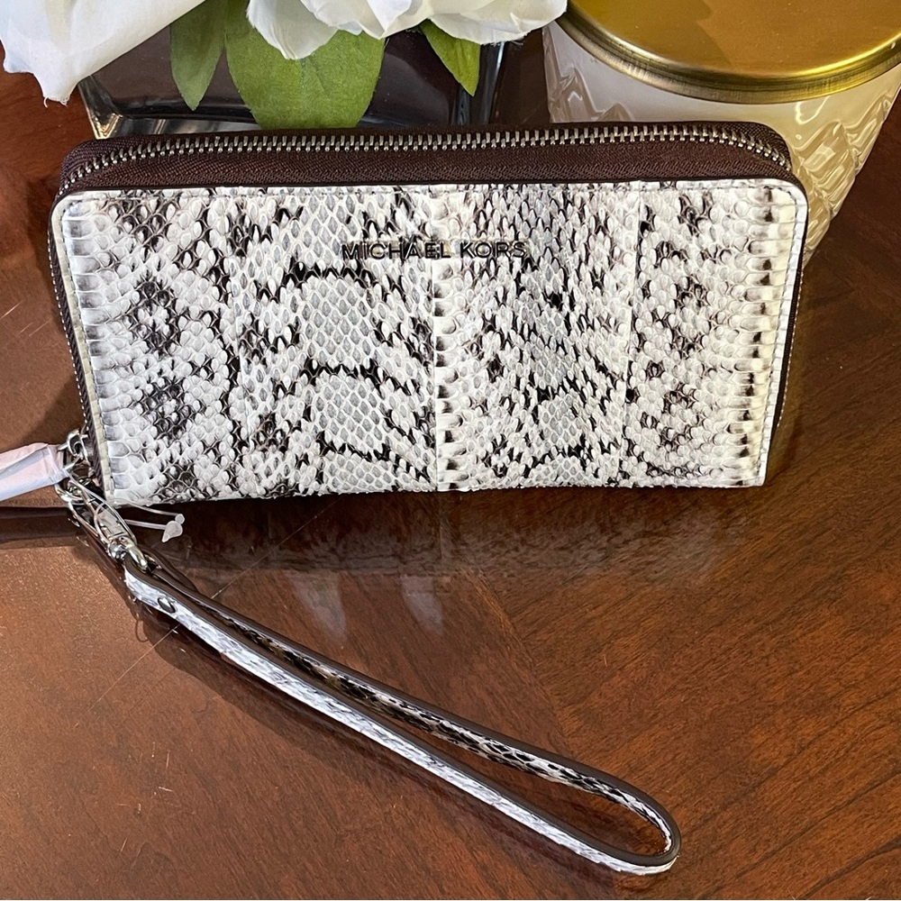 Free⚡️with Handbag NWT Michael Kors Snakeskin Zip Around Wristlet Wallet